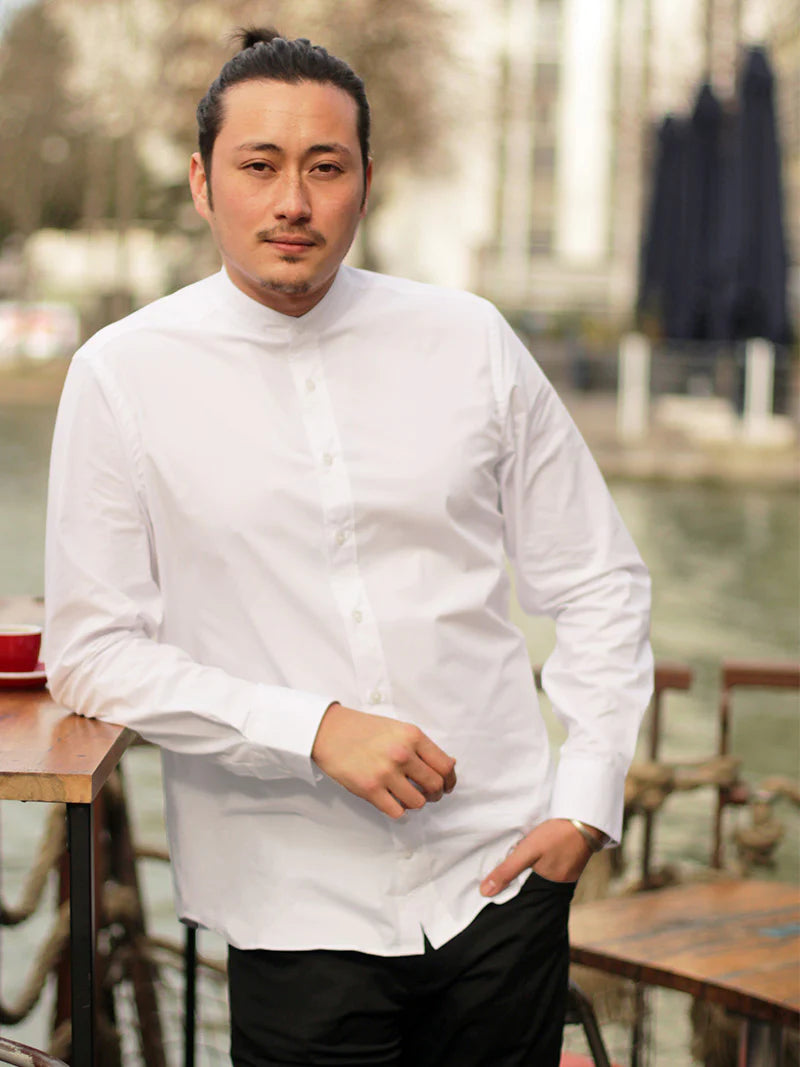chemise blanche sandro portée