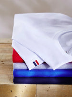 t-shirts yvon empilés